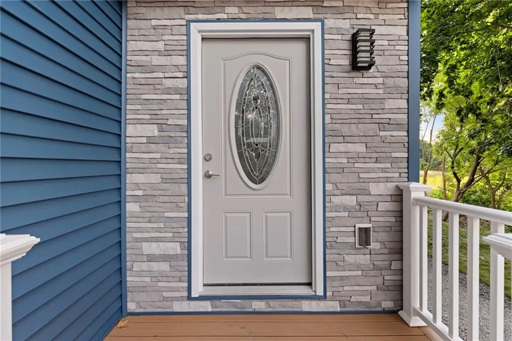 18 Pevear Avenue Warwick RI 02886