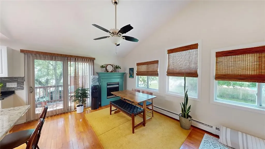 38 Vanstone Avenue Warwick RI 02889