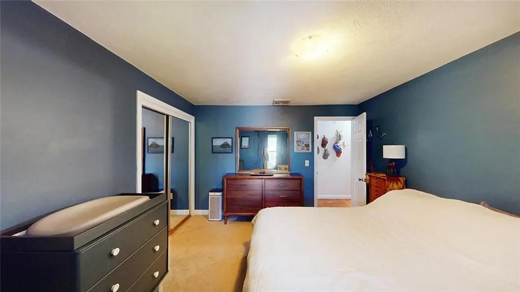 38 Vanstone Avenue Warwick RI 02889