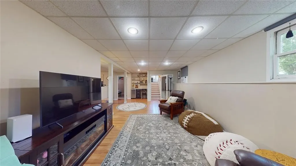 38 Vanstone Avenue Warwick RI 02889