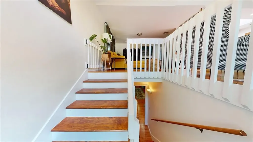 38 Vanstone Avenue Warwick RI 02889