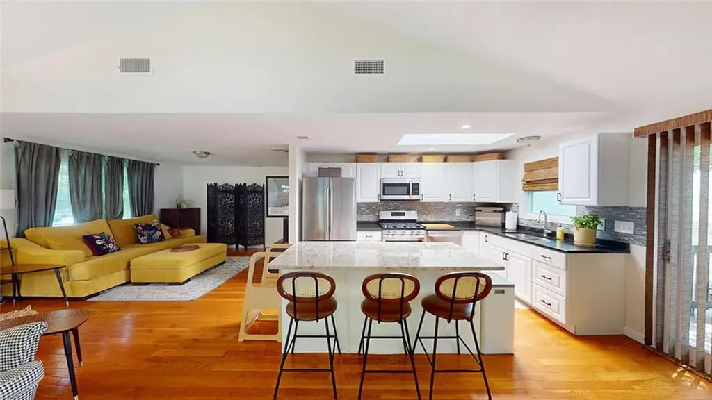 38 Vanstone Avenue Warwick RI 02889