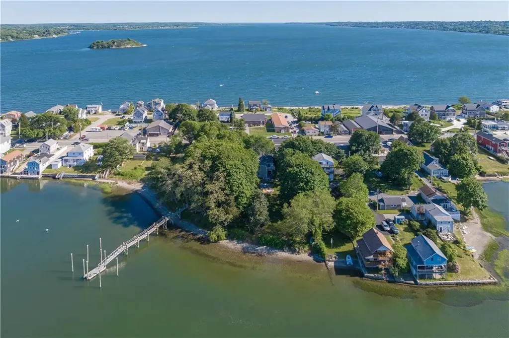 576 Park Avenue Portsmouth RI 02871