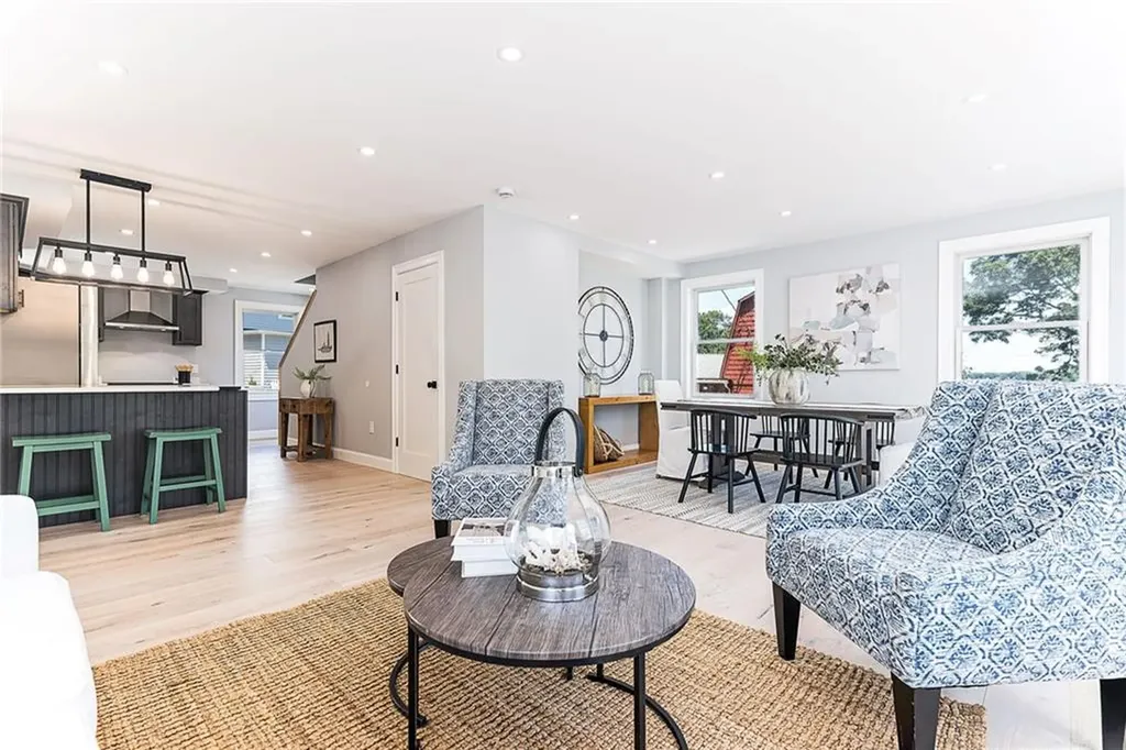 62 John Wickes Avenue Warwick RI 02818