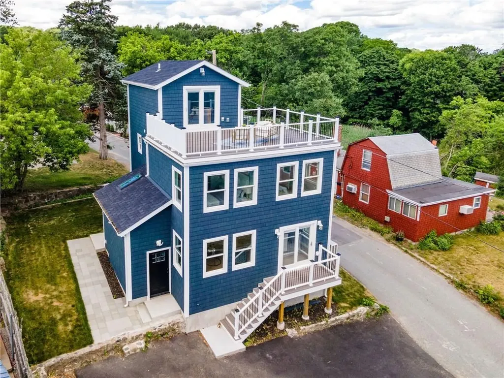 62 John Wickes Avenue Warwick RI 02818