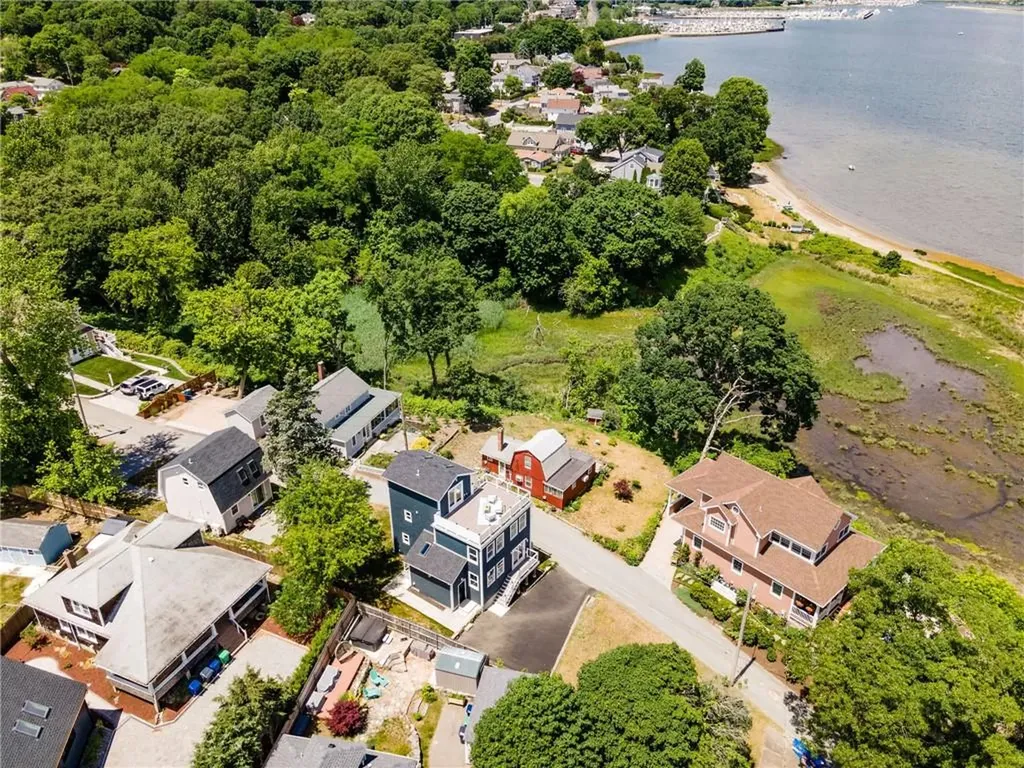 62 John Wickes Avenue Warwick RI 02818
