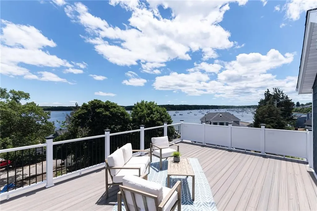 62 John Wickes Avenue Warwick RI 02818