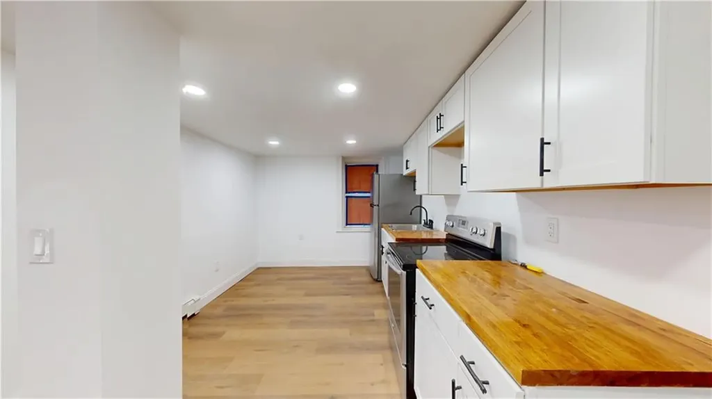 372 Hawkins Street Providence RI 02904