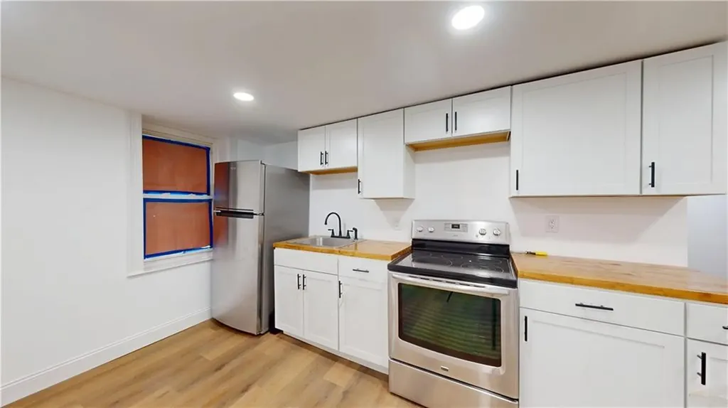 372 Hawkins Street Providence RI 02904