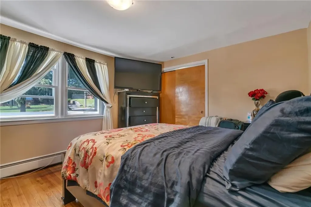 83 Valente Drive Cranston RI 02920
