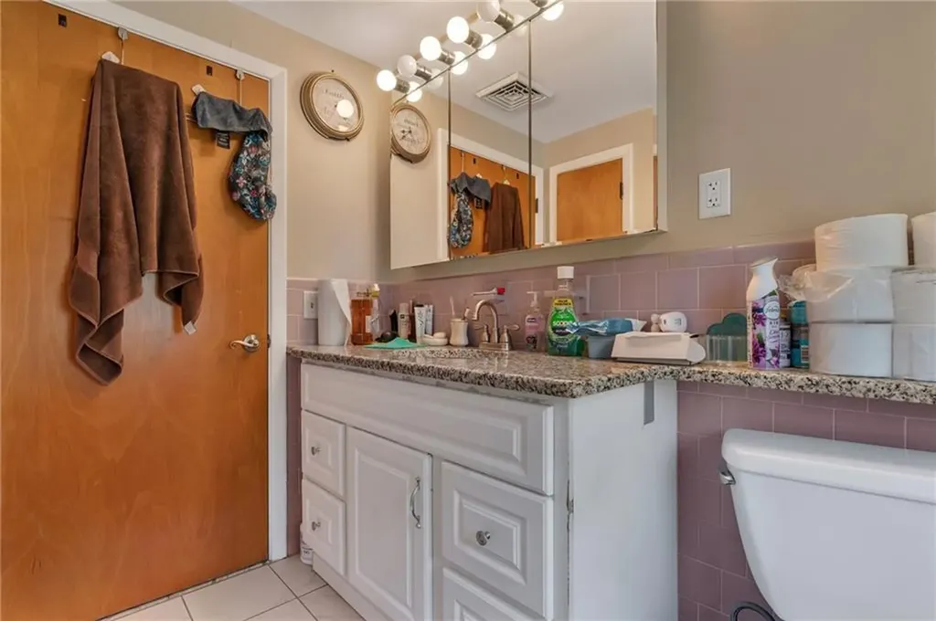 83 Valente Drive Cranston RI 02920