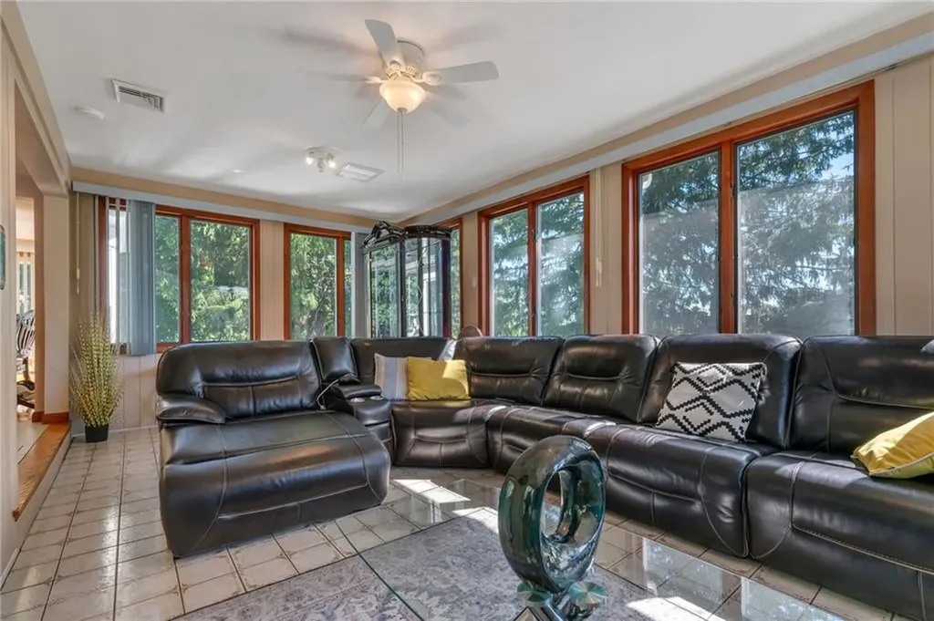 83 Valente Drive Cranston RI 02920