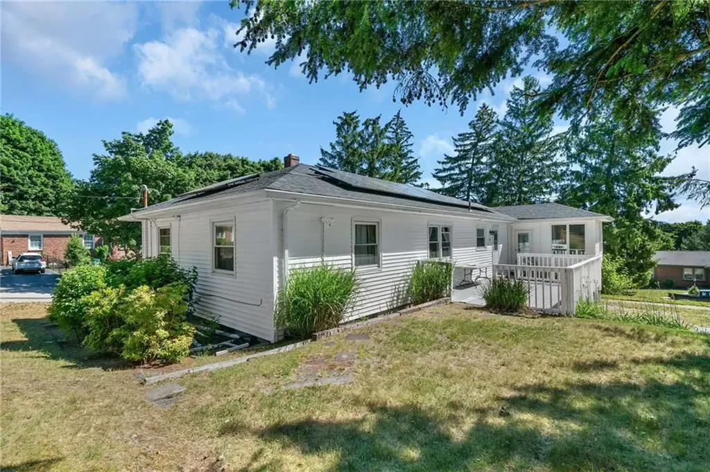 83 Valente Drive Cranston RI 02920