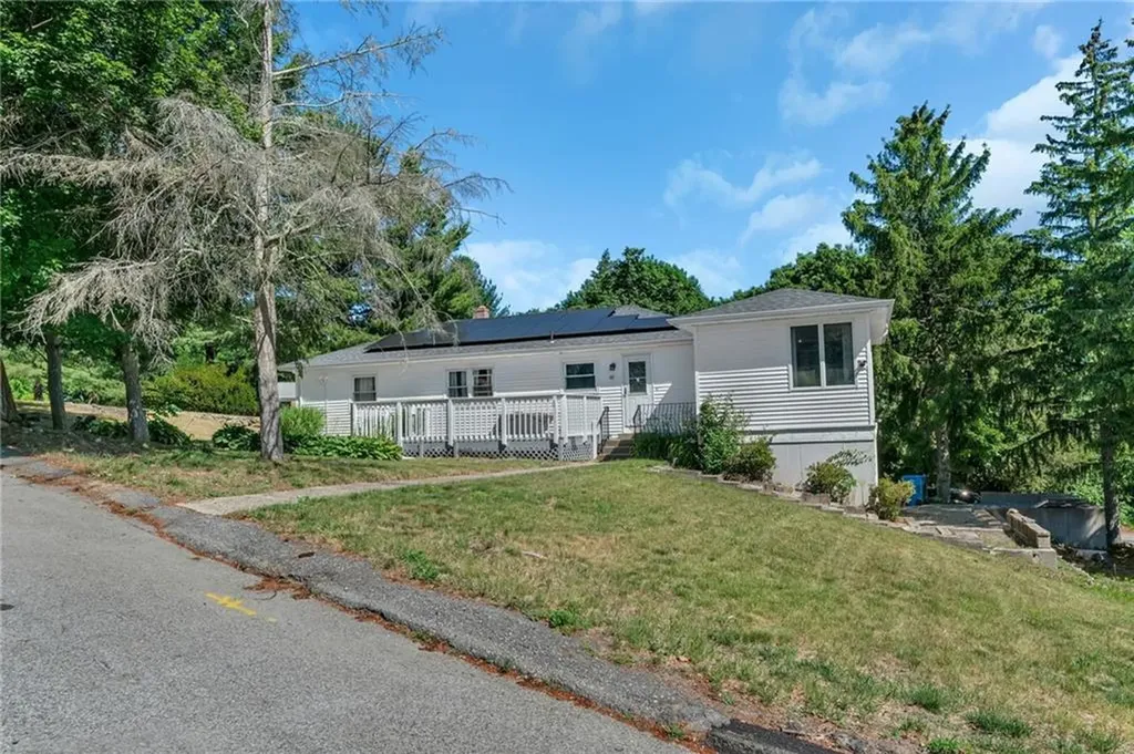83 Valente Drive Cranston RI 02920