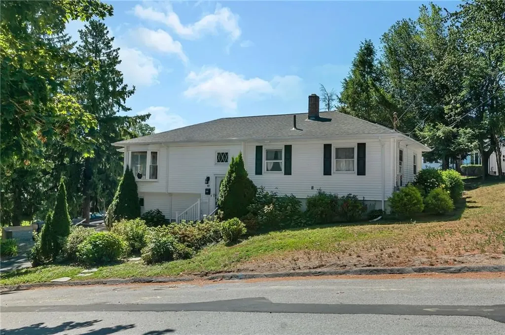 83 Valente Drive Cranston RI 02920