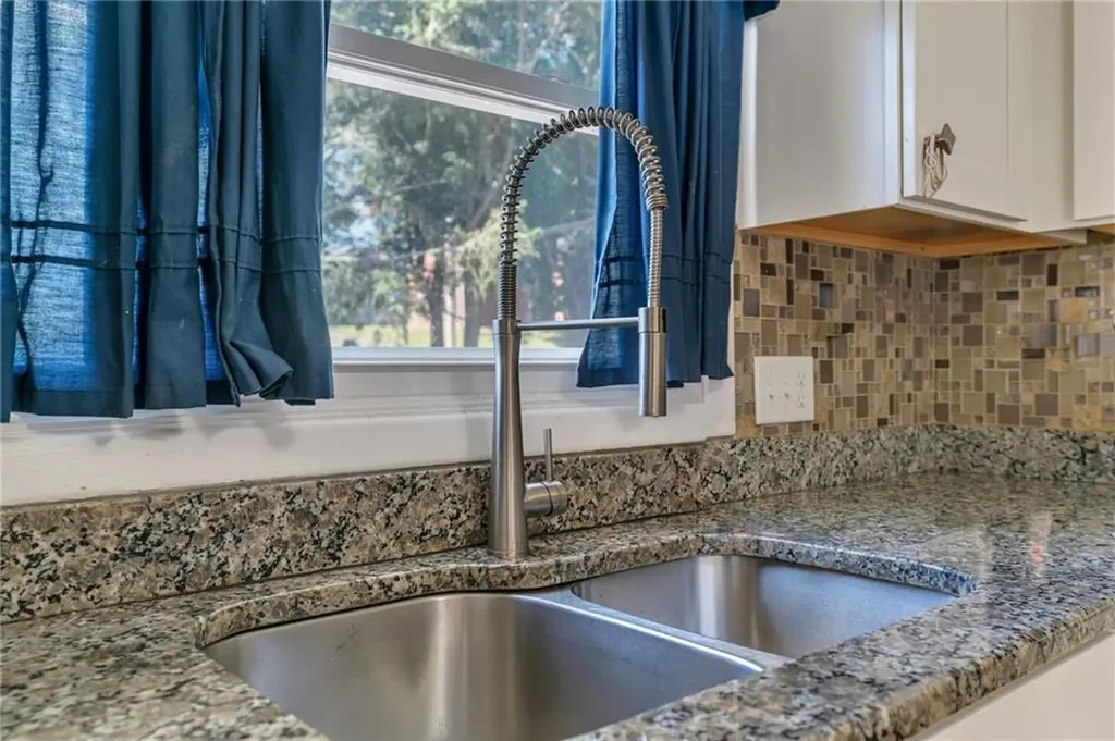 83 Valente Drive Cranston RI 02920