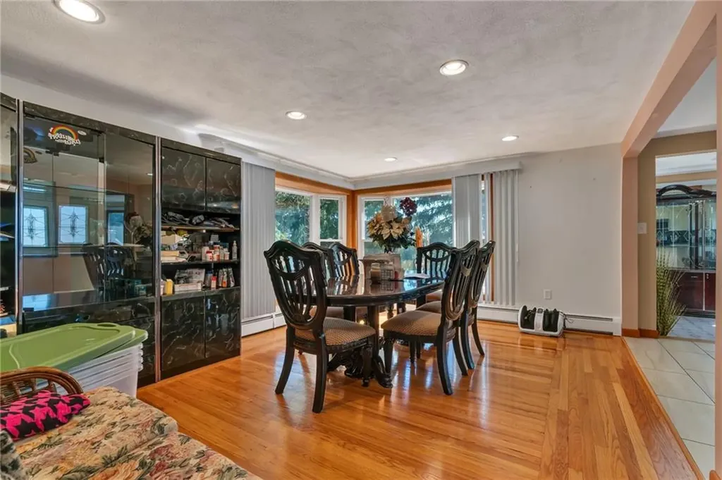 83 Valente Drive Cranston RI 02920