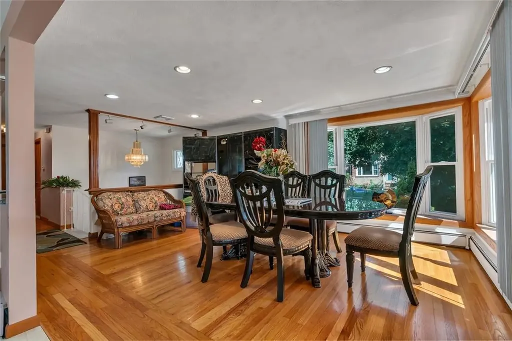83 Valente Drive Cranston RI 02920