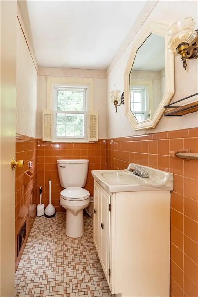 69 Douglas Road Warwick RI 02886