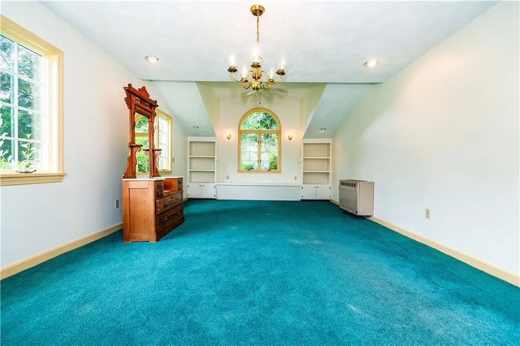69 Douglas Road Warwick RI 02886