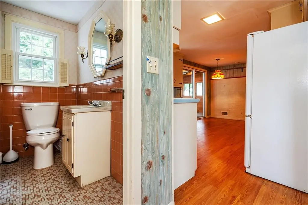 69 Douglas Road Warwick RI 02886