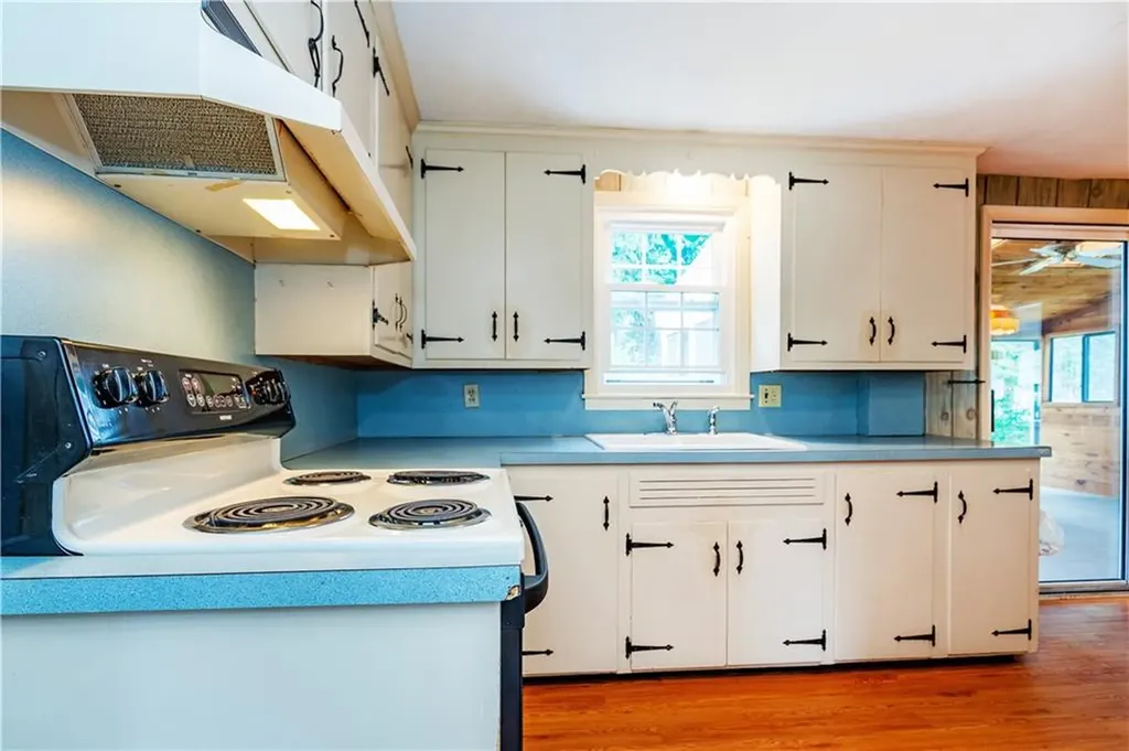 69 Douglas Road Warwick RI 02886