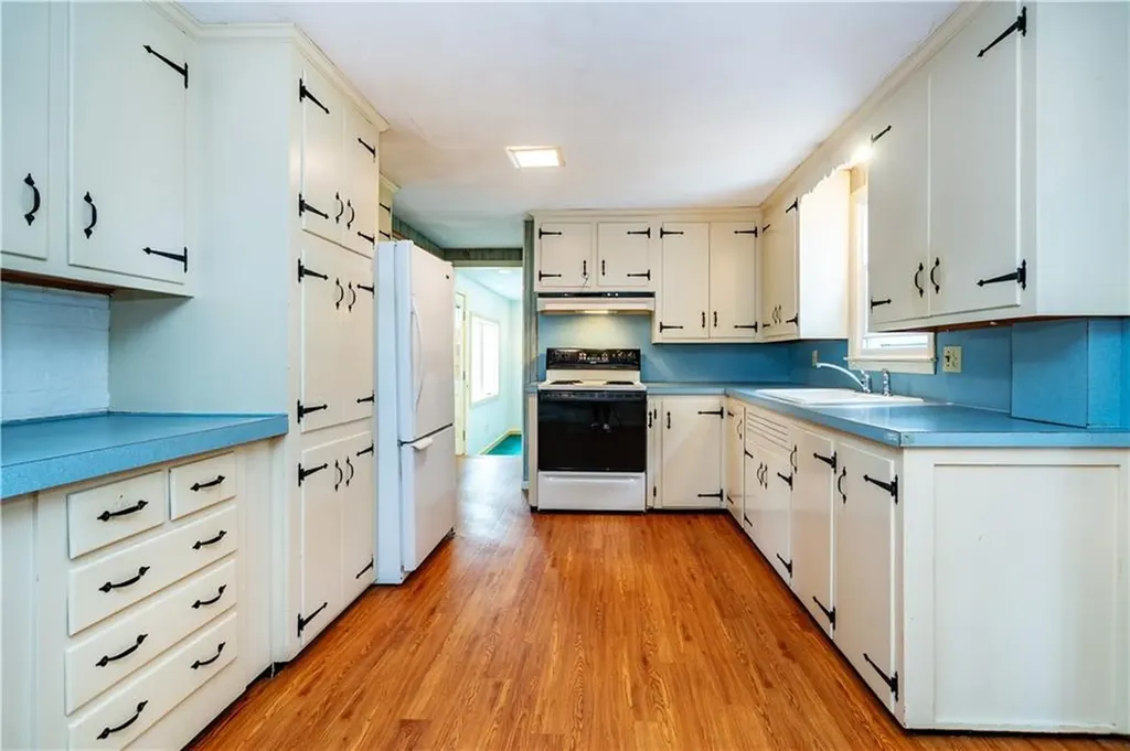 69 Douglas Road Warwick RI 02886