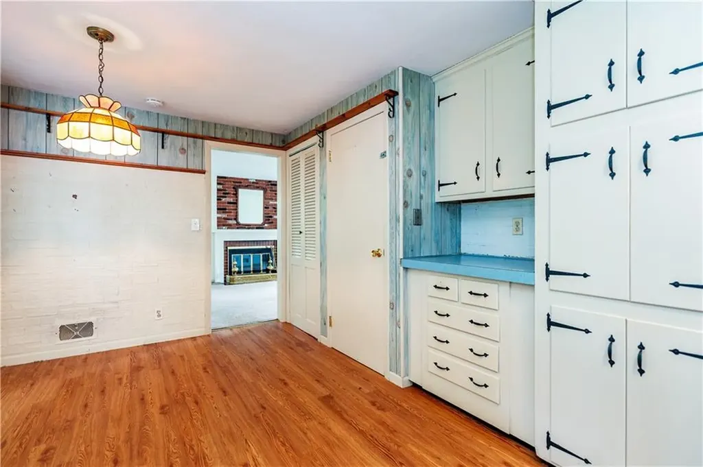69 Douglas Road Warwick RI 02886