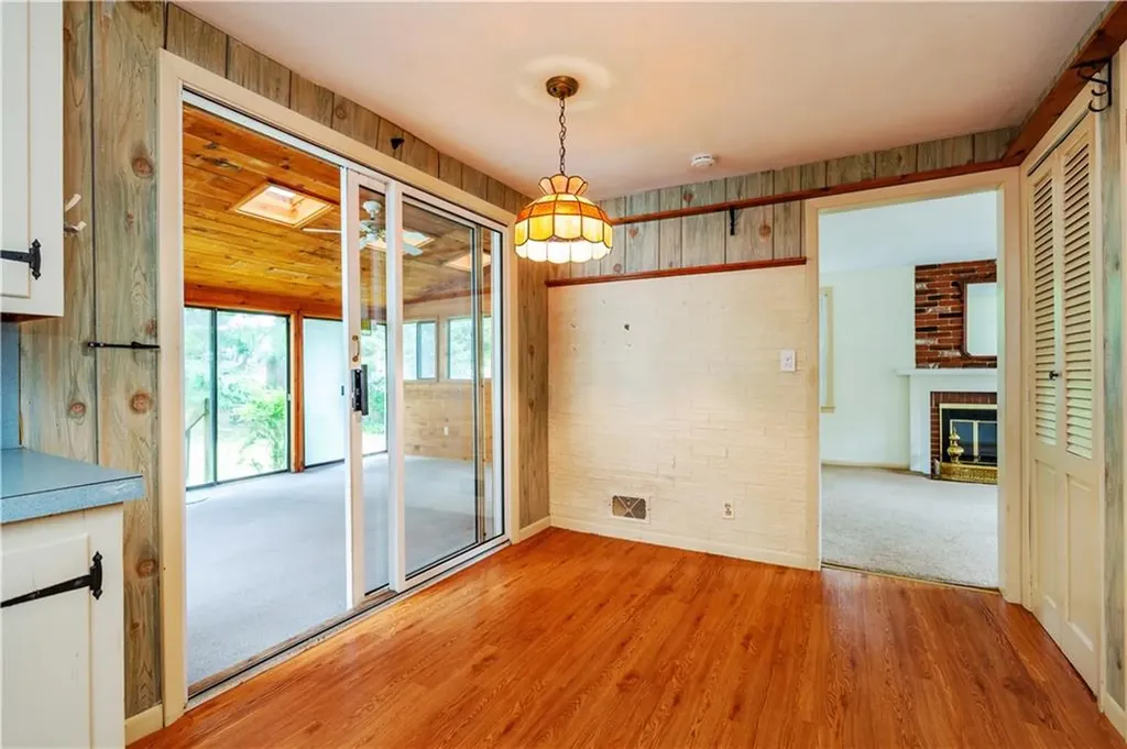 69 Douglas Road Warwick RI 02886