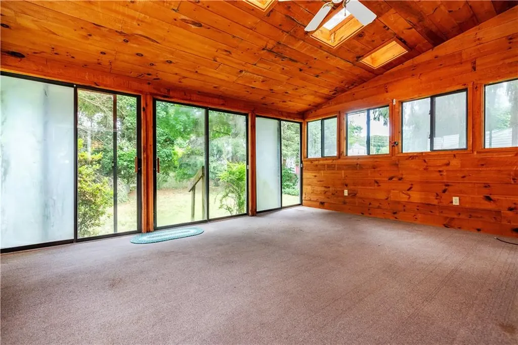 69 Douglas Road Warwick RI 02886