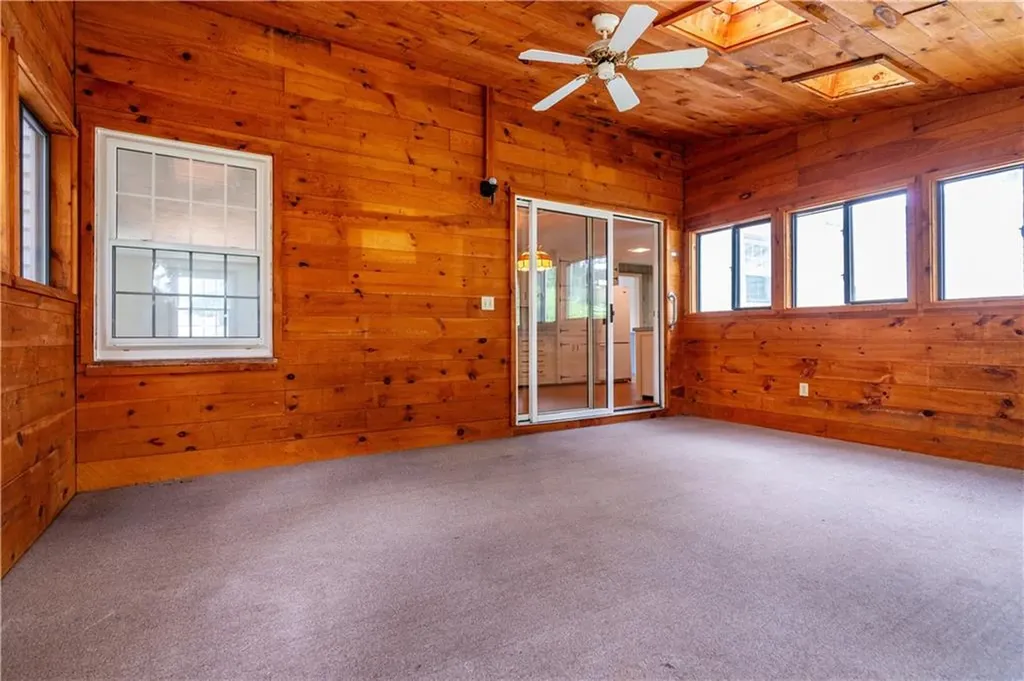 69 Douglas Road Warwick RI 02886