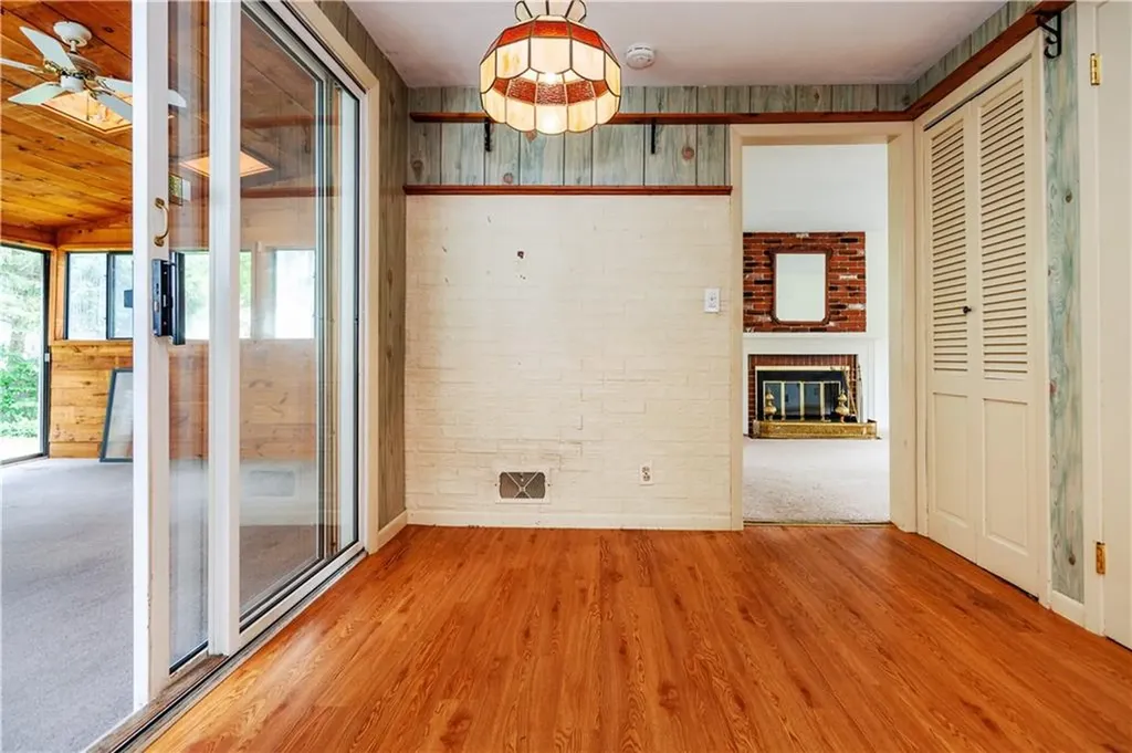 69 Douglas Road Warwick RI 02886