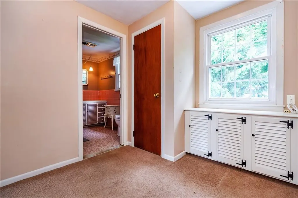 69 Douglas Road Warwick RI 02886