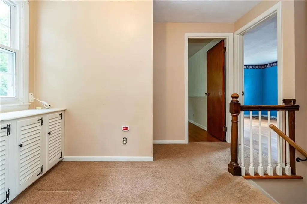 69 Douglas Road Warwick RI 02886