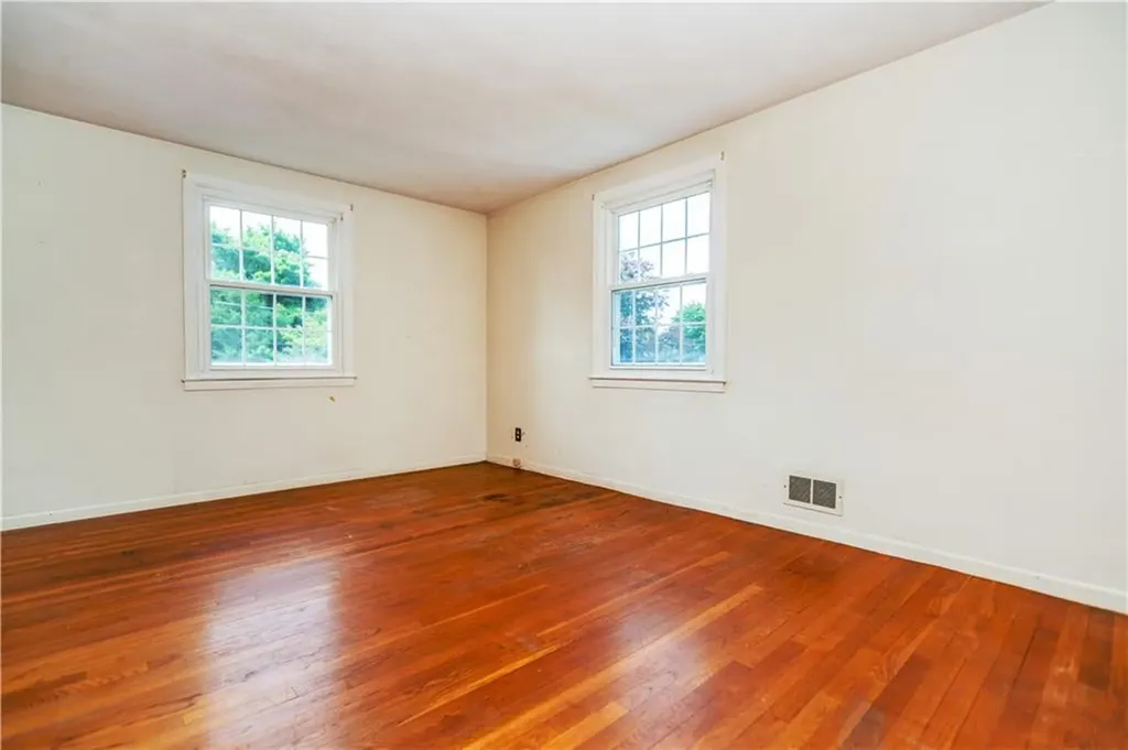 69 Douglas Road Warwick RI 02886