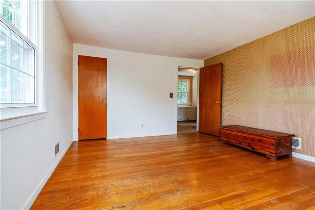 69 Douglas Road Warwick RI 02886