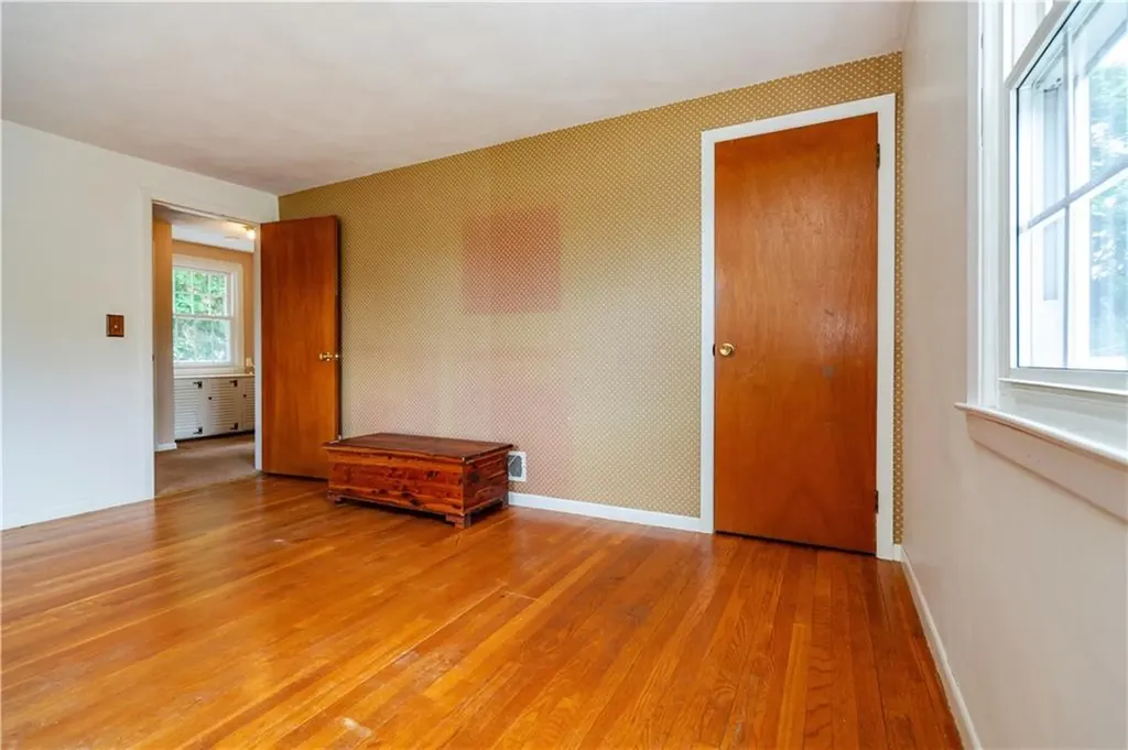 69 Douglas Road Warwick RI 02886