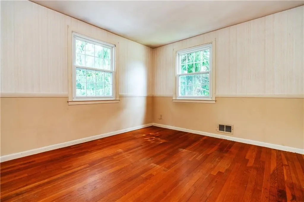 69 Douglas Road Warwick RI 02886