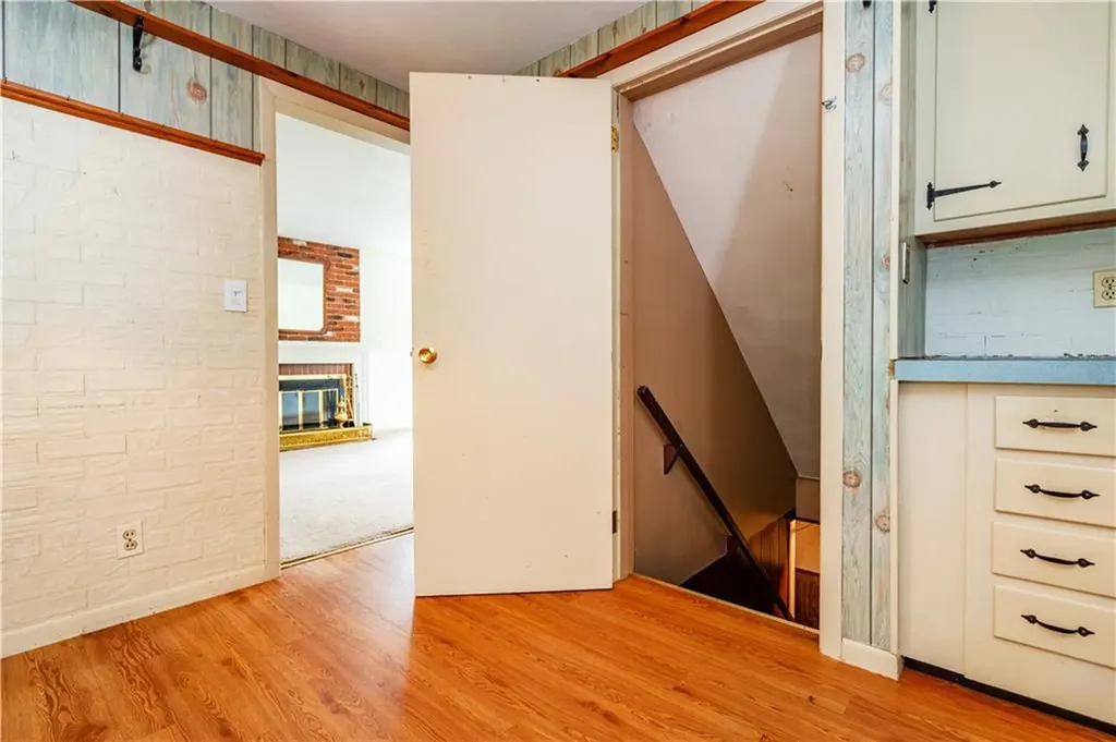 69 Douglas Road Warwick RI 02886
