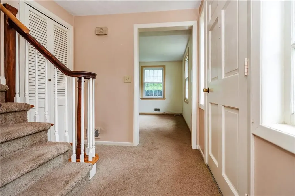 69 Douglas Road Warwick RI 02886