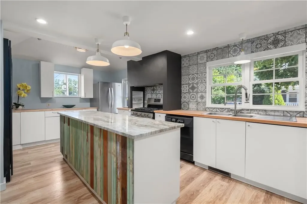 421 Pequot Avenue Warwick RI 02889