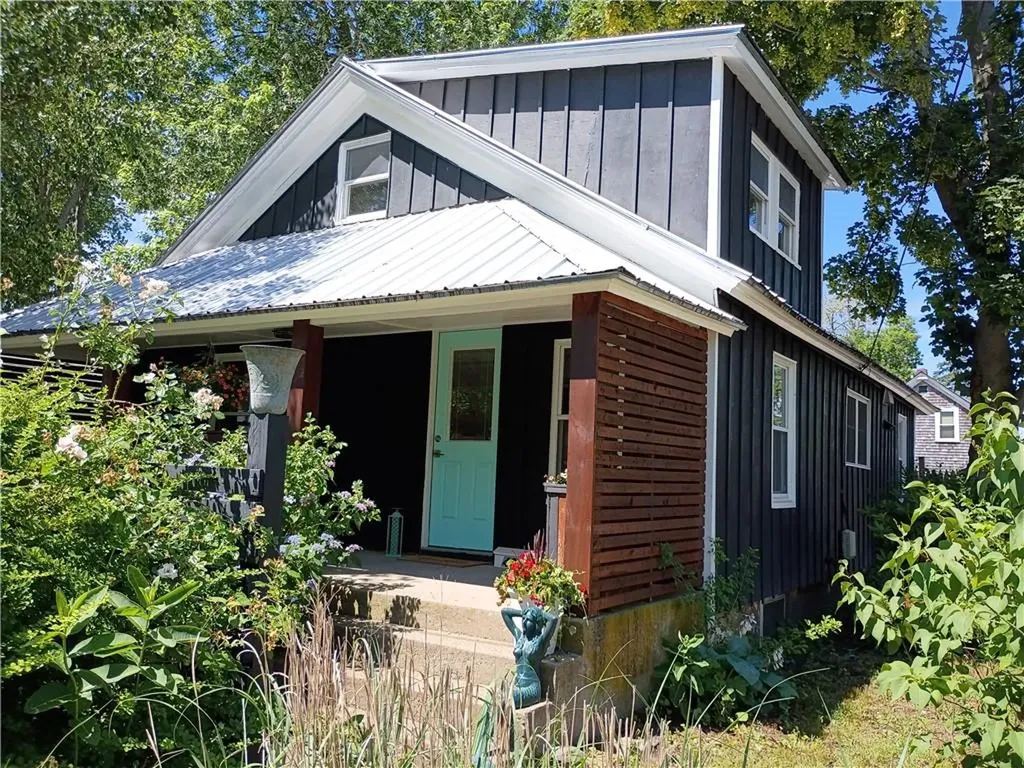 421 Pequot Avenue Warwick RI 02889