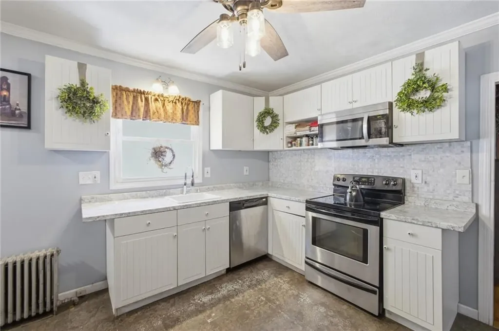 55 Edison Street Warwick RI 02889