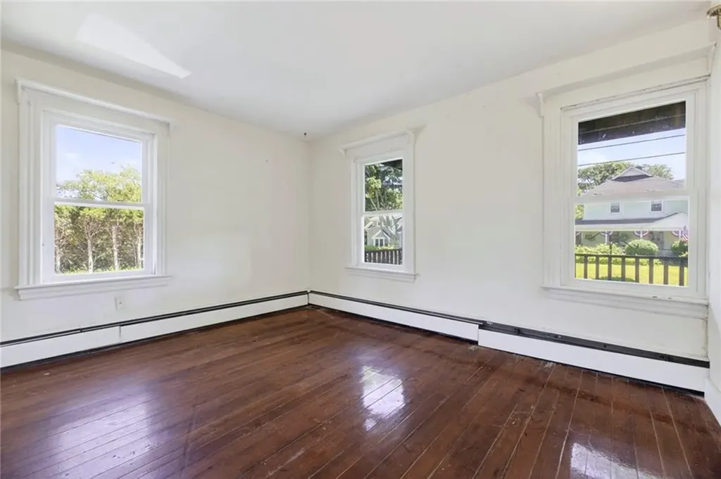 28 Park Avenue South Kingstown RI 02879
