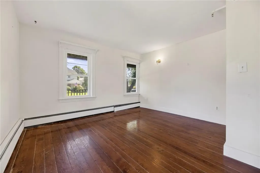 28 Park Avenue South Kingstown RI 02879