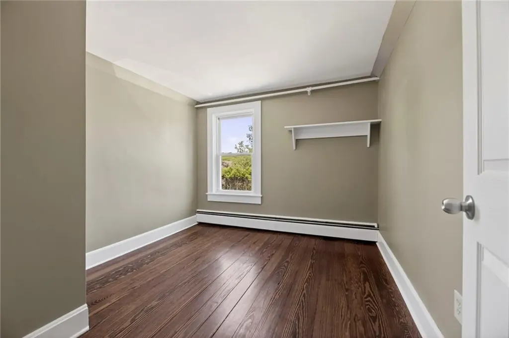 28 Park Avenue South Kingstown RI 02879
