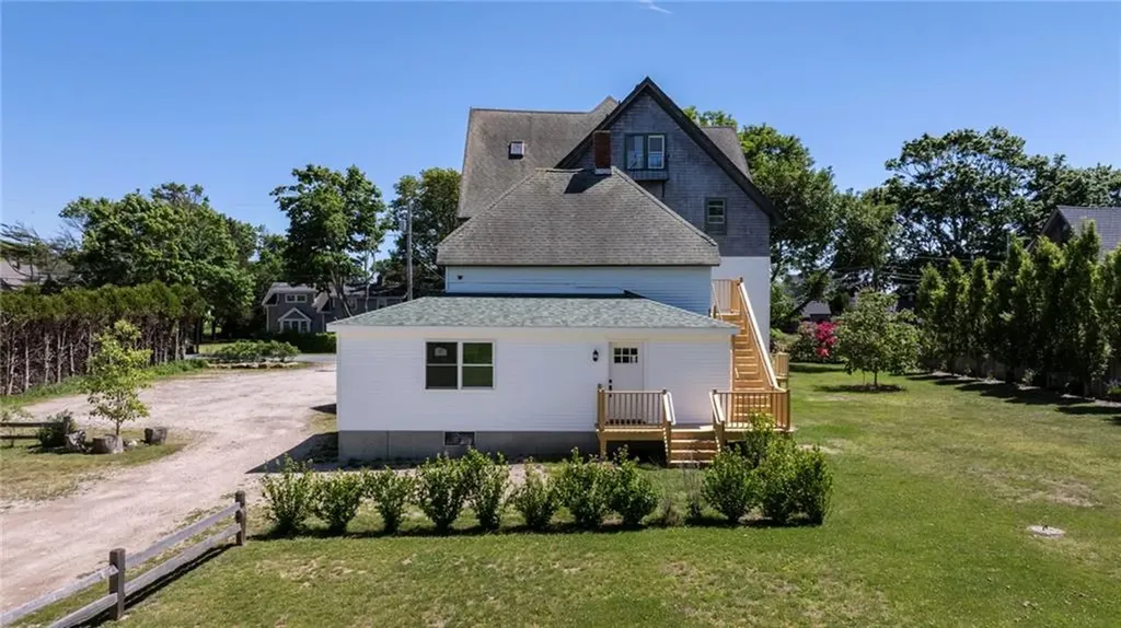 28 Park Avenue South Kingstown RI 02879