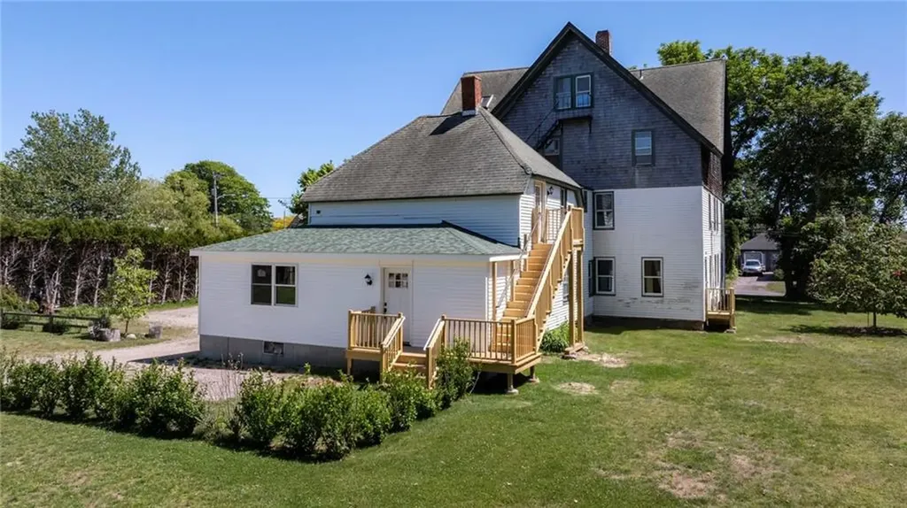 28 Park Avenue South Kingstown RI 02879