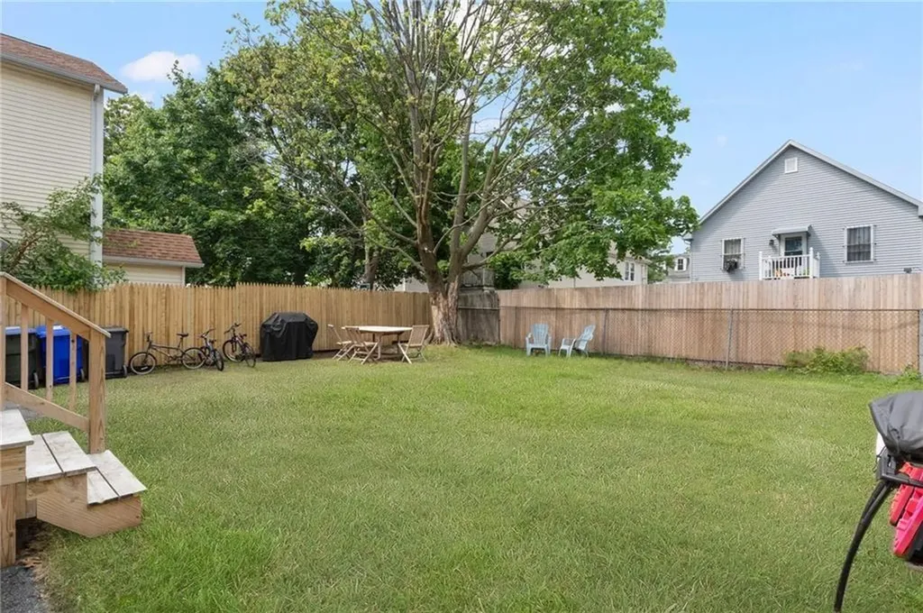 21 Waverly Street Providence RI 02907