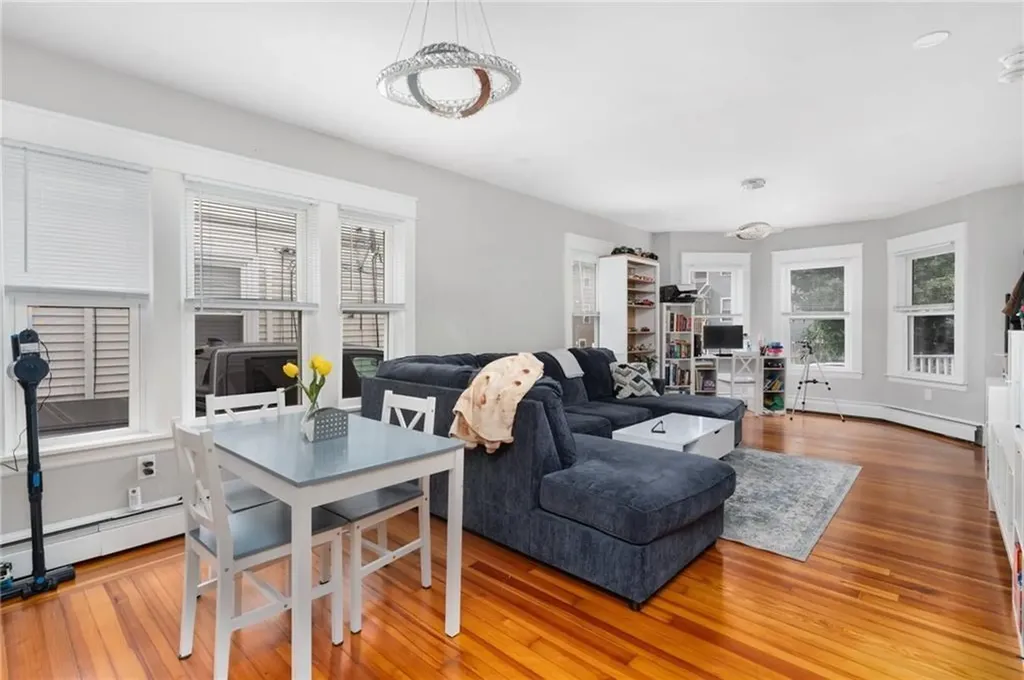 21 Waverly Street Providence RI 02907